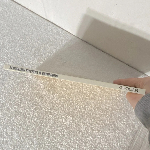 Vintage Grolier’s Home Owning Made Easy Remodelling Kitchens  & Bathrooms Book - Picture 8 of 11